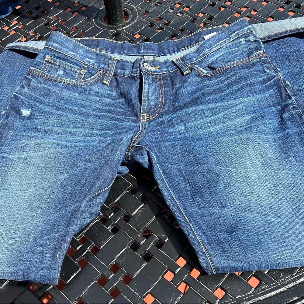 Lucky Brand "Riley" lightly distressed Jean sz 31